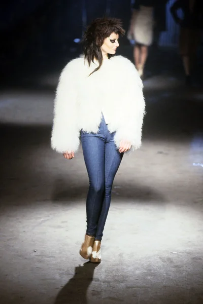 Look 64